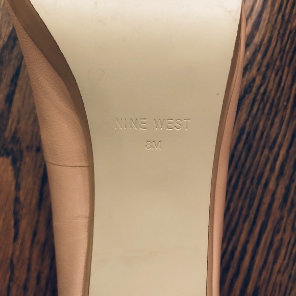 Nine West Nude Pump 3.5” Heel - Picture 6 of 6